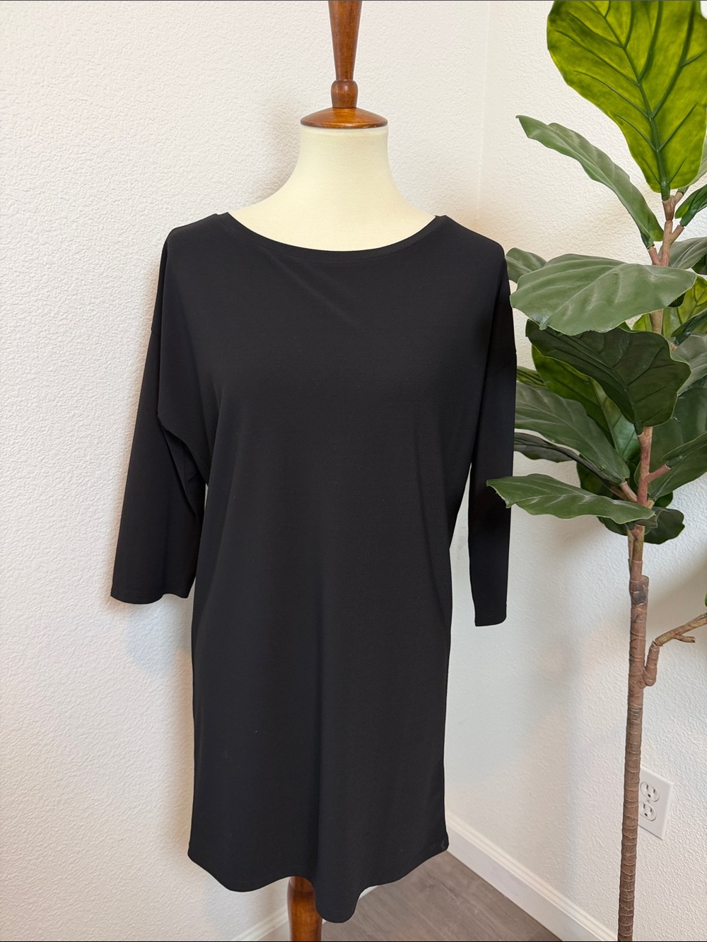 Eith Black 3/4 Sleeve T-Shirt Dress | Minimalist